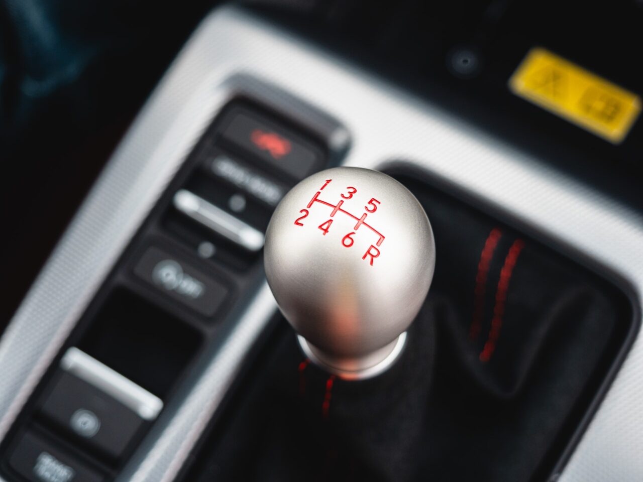 Manualna zmiana biegów w Honda Civic Type R – nauka precyzji pod okiem Marcina Markowicza