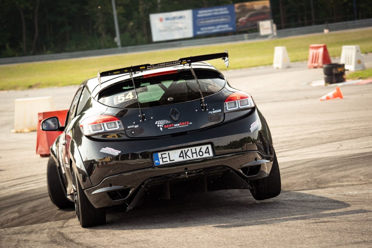 Szkolenie jazdy na torze Renault Megane – Marcin Markowicz Motorsport