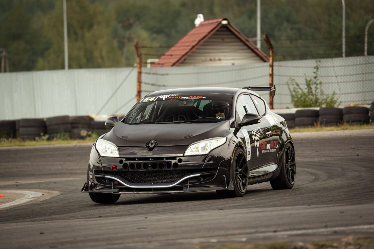 Wyścigowe Renault Megane – jazda sportowa z instruktorem Marcinem Markowiczem
